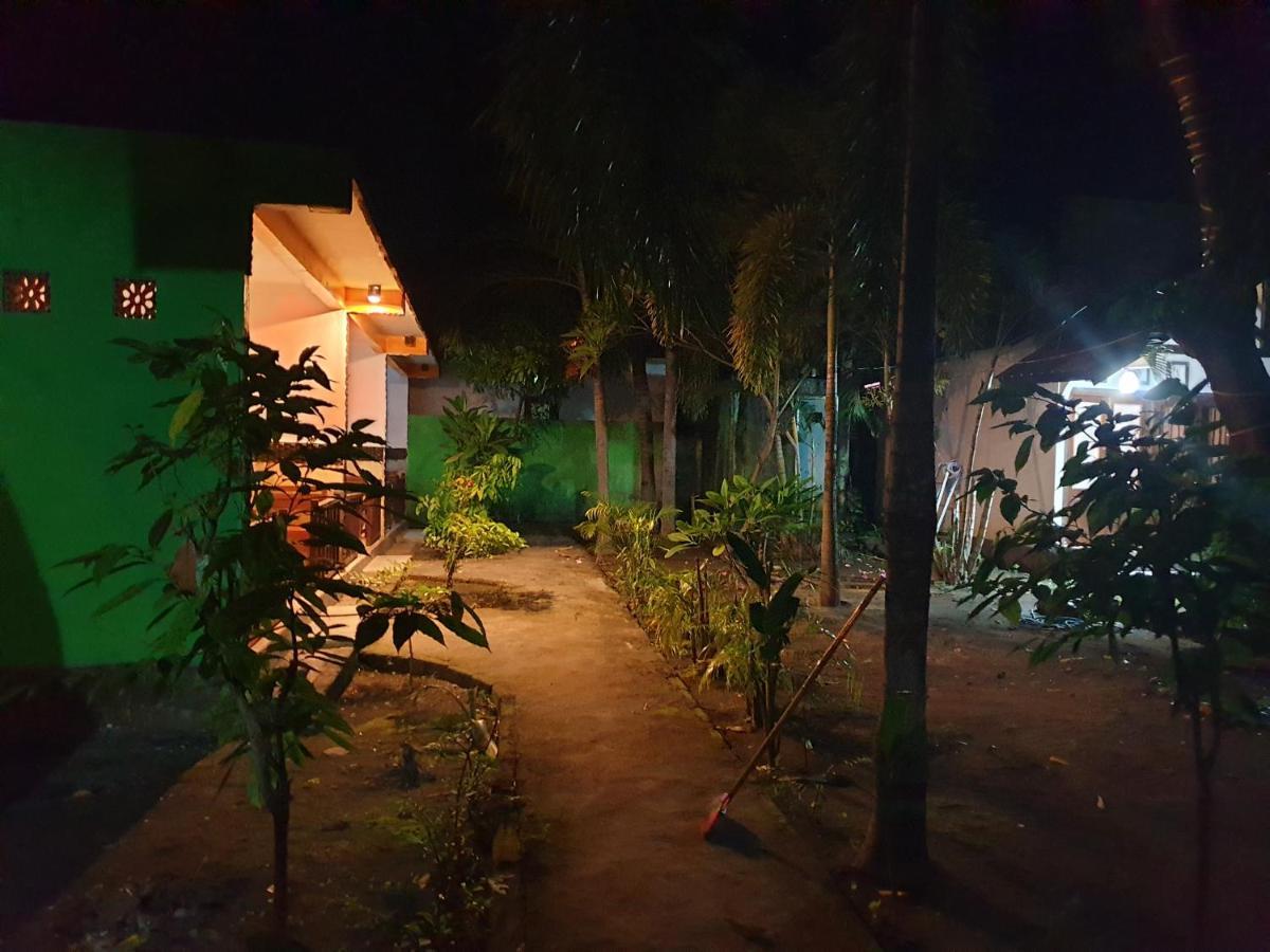 Five Time Home Stay Gili Air Buitenkant foto